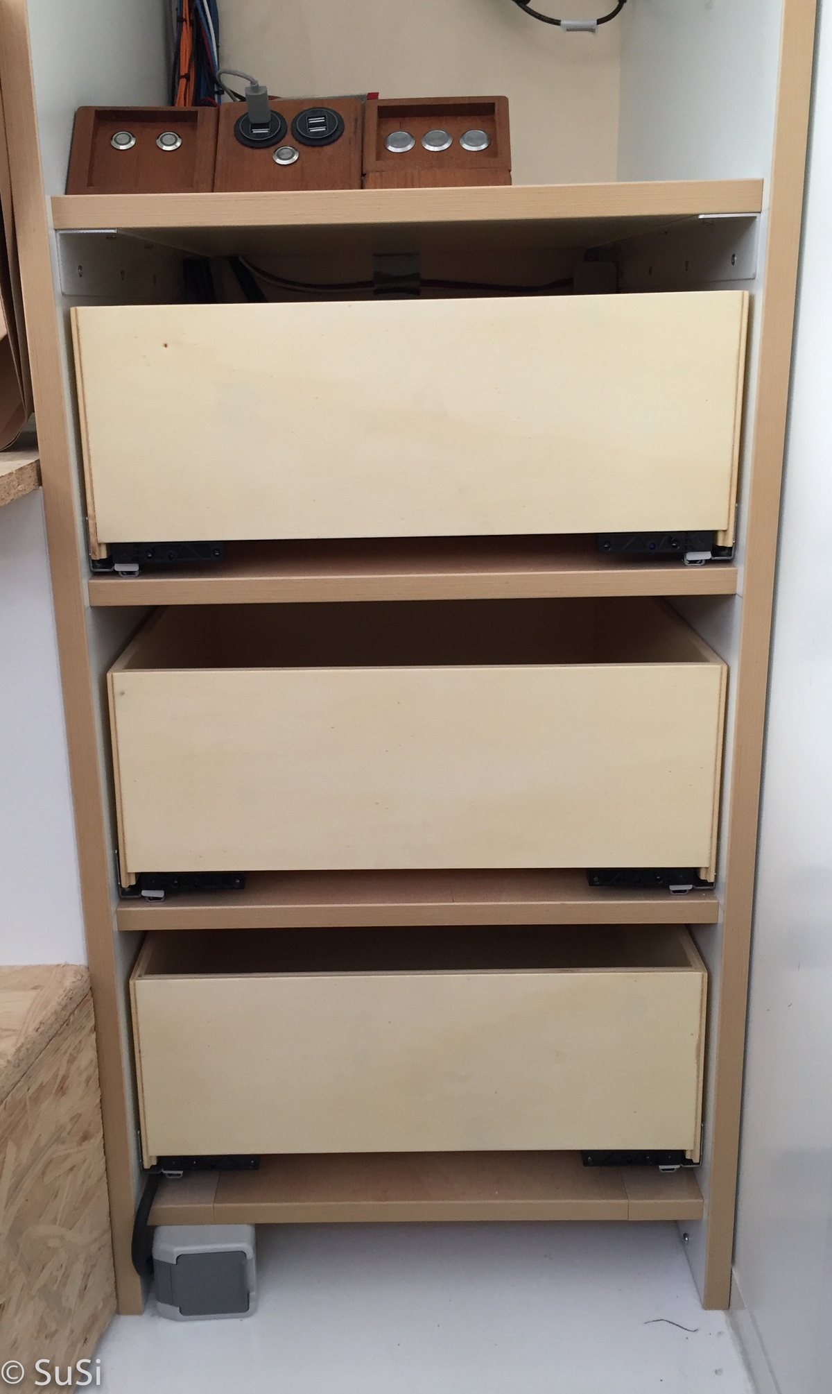 Kleiderschrank.jpg Kleiderschrank.jpg