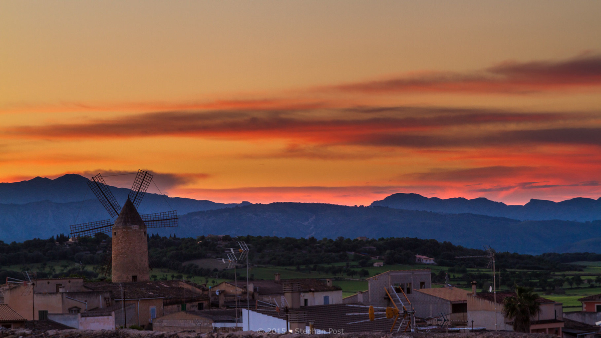 sonnenuntergang-auf-der-dachterrasse-im-can-valori-santa-margalida-mallorca.jpg sonnenuntergang-auf-der-dachterrasse-im-can-valori-santa-margalida-mallorca.jpg